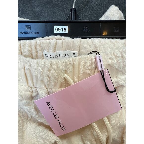 NWT Avec Les Filles Textured Terry Cloth Leaf Print Shorts Size Medium Cream - Picture 4 of 5